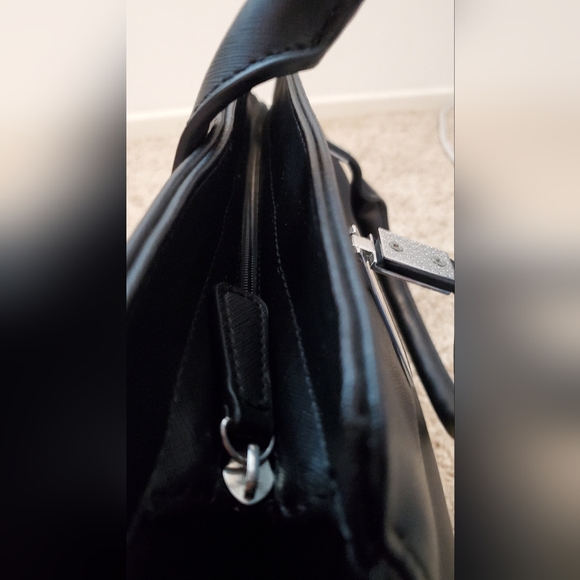 Kenneth Cole Reaction Bag - Picture 13 of 16